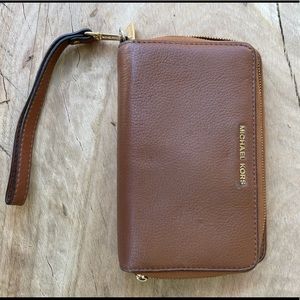Large Michael Kors Wallet
